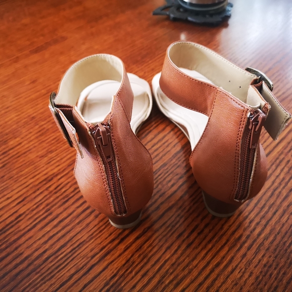 Pretty summer shoes - Picture 3 of 3